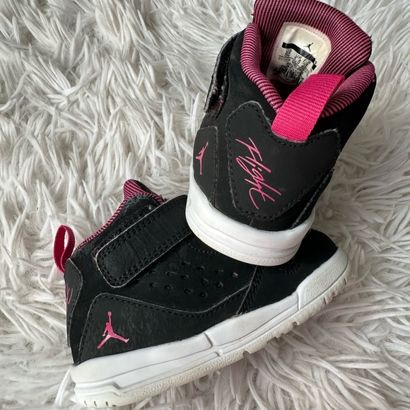 Nike Flight Jordan’s pink and black high top sneakers size 5c - Picture 2 of 8